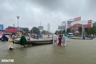 Công an vào cuộc xử lý nạn “chặt chém” giá ghe, đò giữa lúc mưa lũ