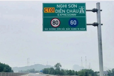 Độc giả tranh luận dòng chữ "Sơn Hải bảo hành 10 năm" có phải là quảng cáo