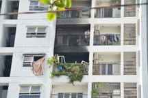 Phút ám ảnh chứng kiến 2 mẹ con rơi từ tầng 10 chung cư ở TPHCM