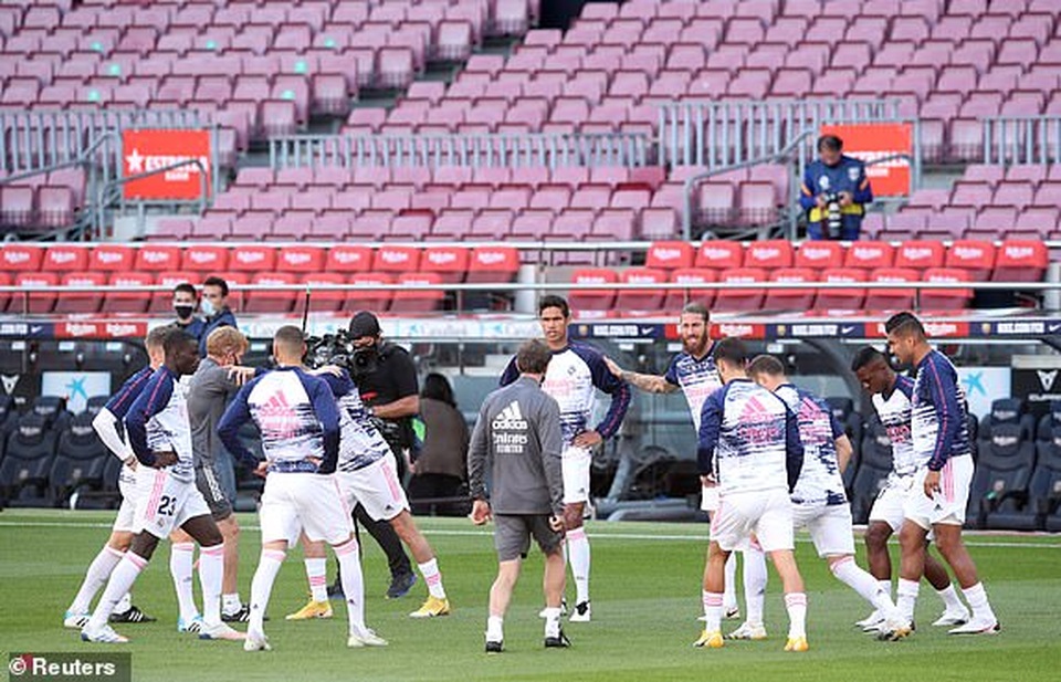 Real Madrid hạ gục Barcelona tại Nou Camp - 18 Real Madrid hạ gục Barcelona tại Nou Camp - 18