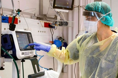 Mỹ tặng 200 máy thở giúp Nga chống dịch