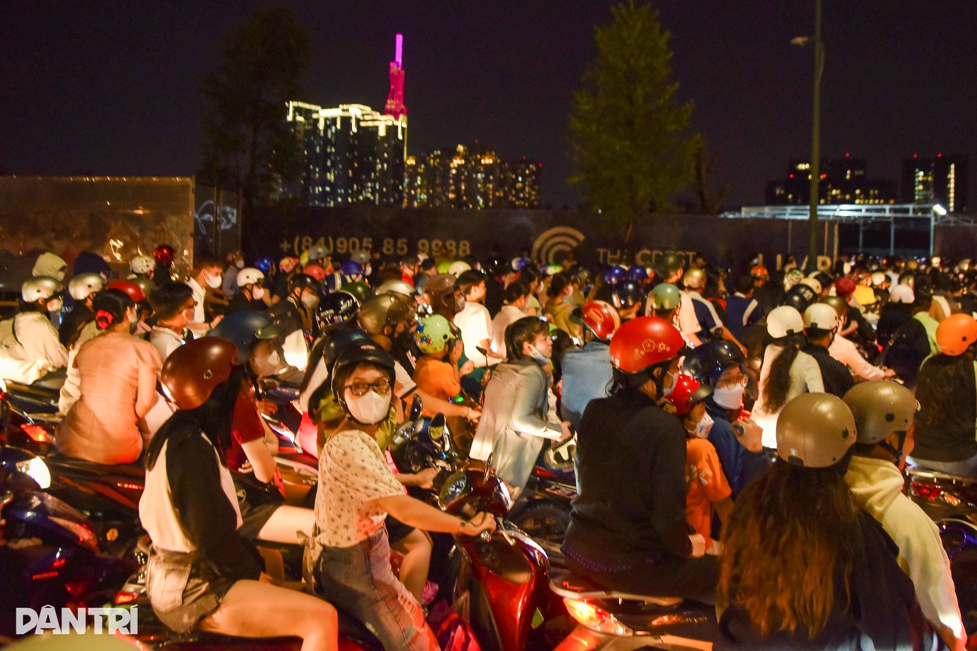 Nhiều tuyến đường kẹt xe trước giờ đón năm mới 2024 - 2 Nhiều tuyến đường kẹt xe trước giờ đón năm mới 2024 - 2