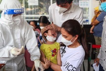 Bác sĩ nhi cảnh báo: Tuyệt đối không cho trẻ F0 uống thuốc kháng siêu vi