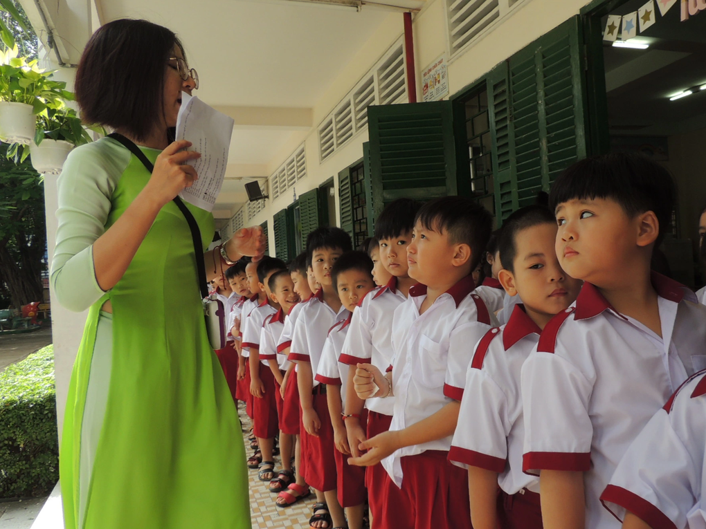 Bố mẹ rút con khỏi trường quốc tế, tiền học thà để... mua căn hộ - 2 Bố mẹ rút con khỏi trường quốc tế, tiền học thà để... mua căn hộ - 2