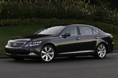 Toyota dừng bán một số xe Lexus tại Hàn Quốc