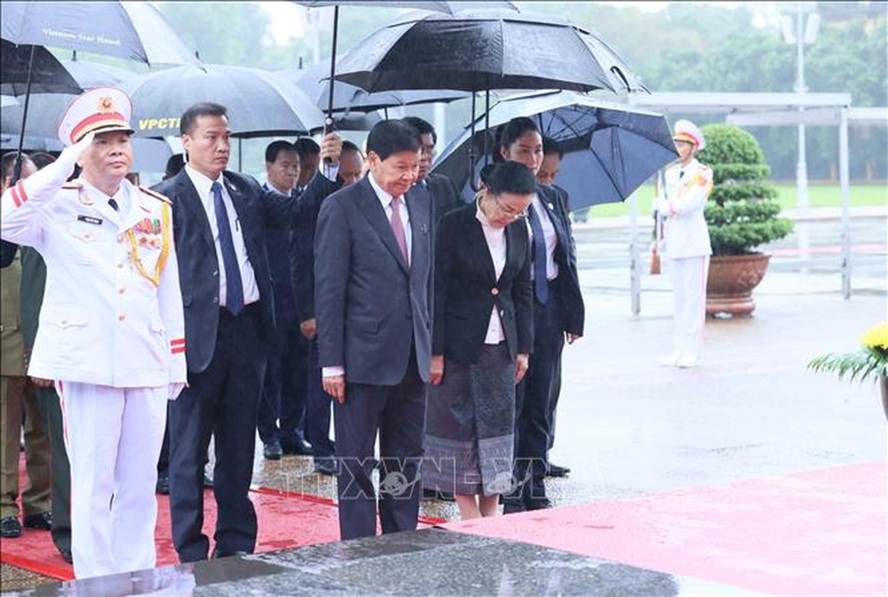 Tổng Bí thư, Chủ tịch nước Lào Thongloun Sisoulith vào Lăng viếng Chủ tịch Hồ Chí Minh - 2 Tổng Bí thư, Chủ tịch nước Lào Thongloun Sisoulith vào Lăng viếng Chủ tịch Hồ Chí Minh - 2