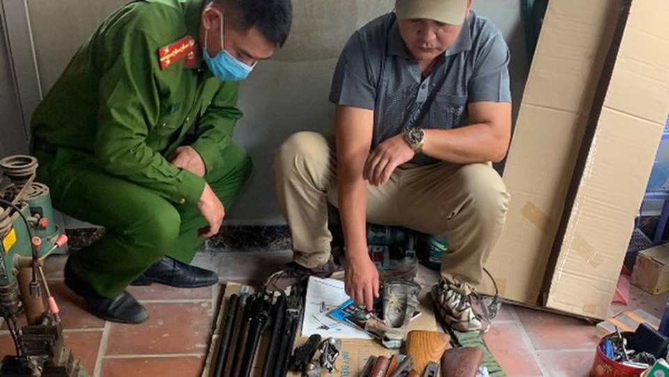 Lật mặt 2 kẻ bệnh hoạn có sở thích dùng súng hơi bắn người đi đường - 1 Lật mặt 2 kẻ bệnh hoạn có sở thích dùng súng hơi bắn người đi đường - 1