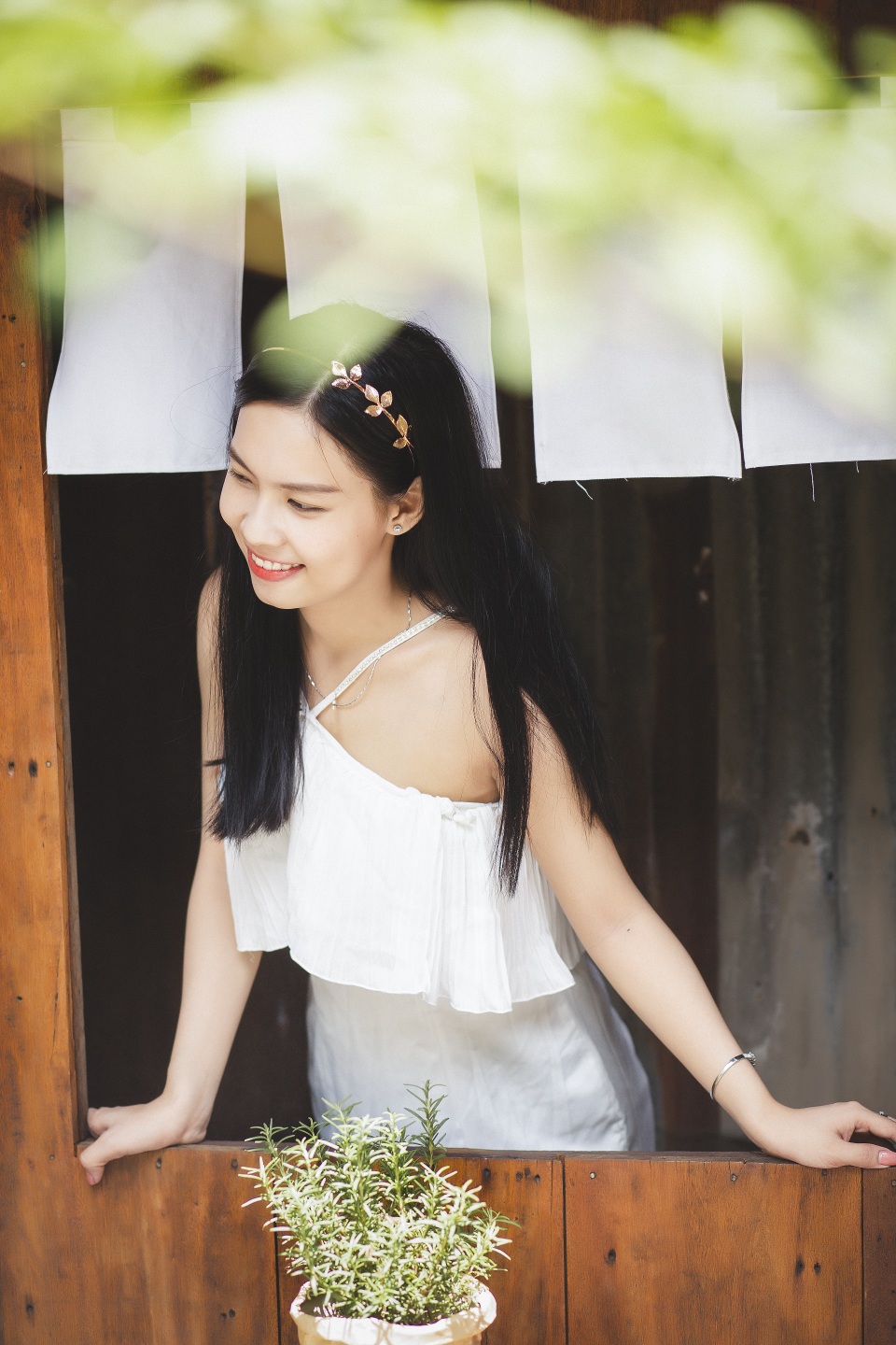 Nữ dược sĩ tương lai khoe vẻ duyên dáng đầy ngẫu hứng - 3 Nữ dược sĩ tương lai khoe vẻ duyên dáng đầy ngẫu hứng - 3