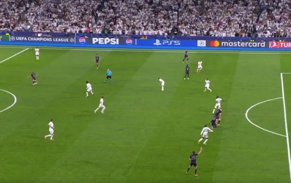 HLV Tuchel chỉ trích trọng tài sau trận thua cay đắng của Bayern Munich - 2 HLV Tuchel chỉ trích trọng tài sau trận thua cay đắng của Bayern Munich - 2