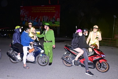 Tài xế có hơi men dắt xe máy có bị xử phạt không?