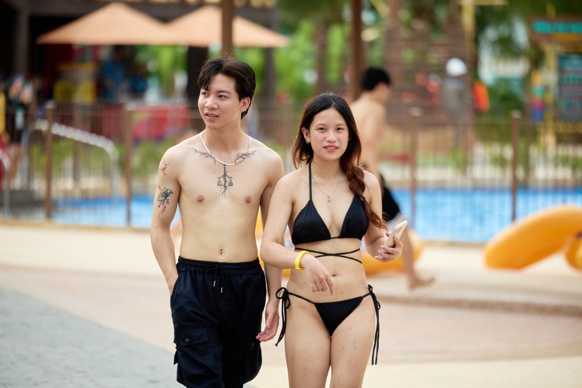 Hàng nghìn người đổ về công viên nước Sầm Sơn trong ngày khai trương - 10 Hàng nghìn người đổ về công viên nước Sầm Sơn trong ngày khai trương - 10