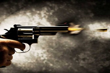 Nghi án nổ súng tại xưởng sửa chữa xe khiến 2 người tử vong, 4 người thương