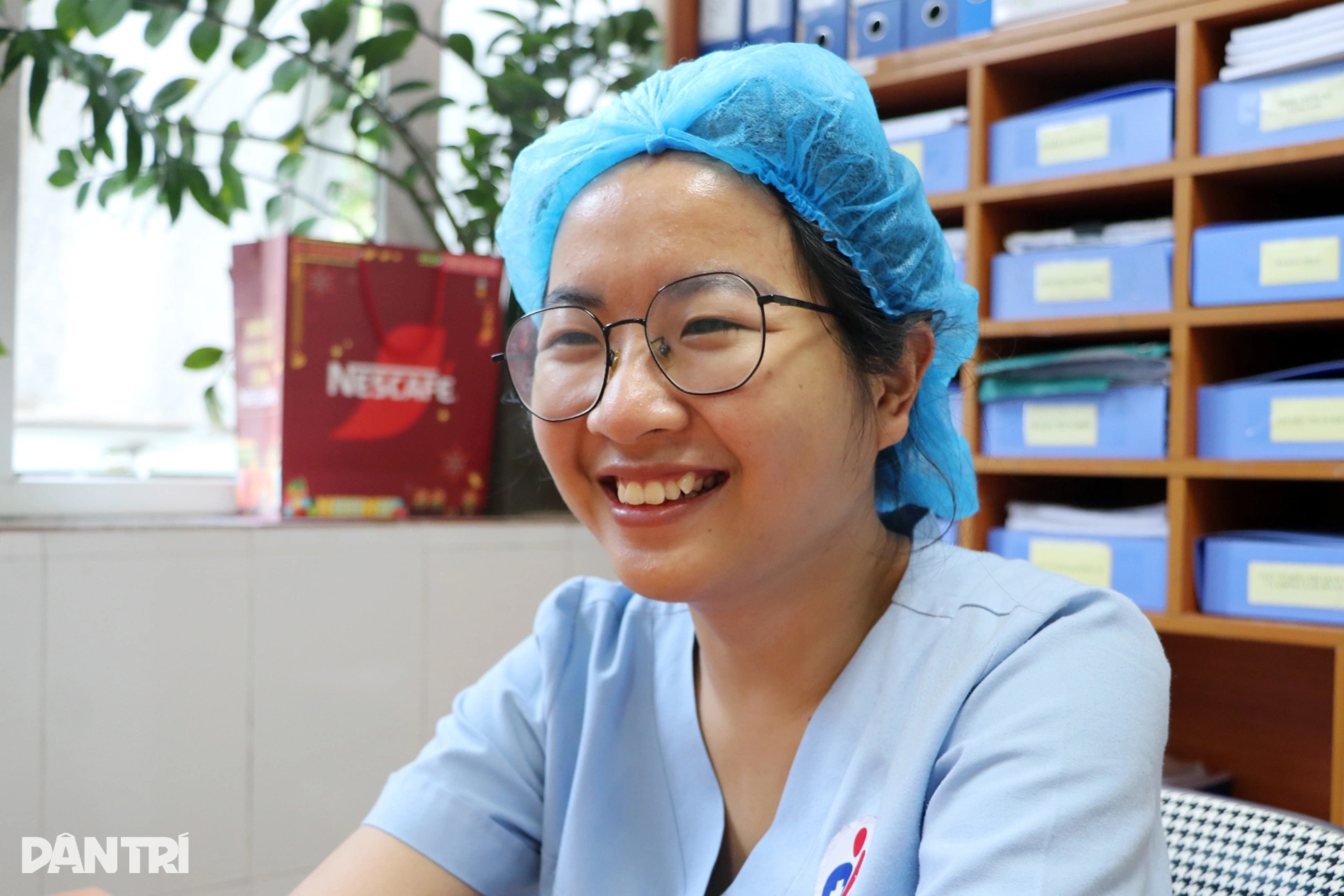Bác sĩ kể 100 ngày chạy đua với tử thần cứu bé sinh non nặng hơn 5 lạng - 5 Bác sĩ kể 100 ngày chạy đua với tử thần cứu bé sinh non nặng hơn 5 lạng - 5