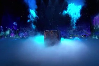 Nghệ sĩ xiếc tung hứng bình tĩnh xử lý “tai nạn” trên sân khấu