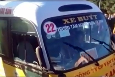 Khởi tố kẻ cướp xe buýt gây náo loạn trên đường