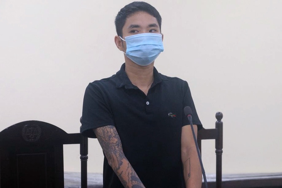 Hà Nội: Thợ cắt tóc túm tóc cán bộ kiểm dịch - 1 Hà Nội: Thợ cắt tóc túm tóc cán bộ kiểm dịch - 1