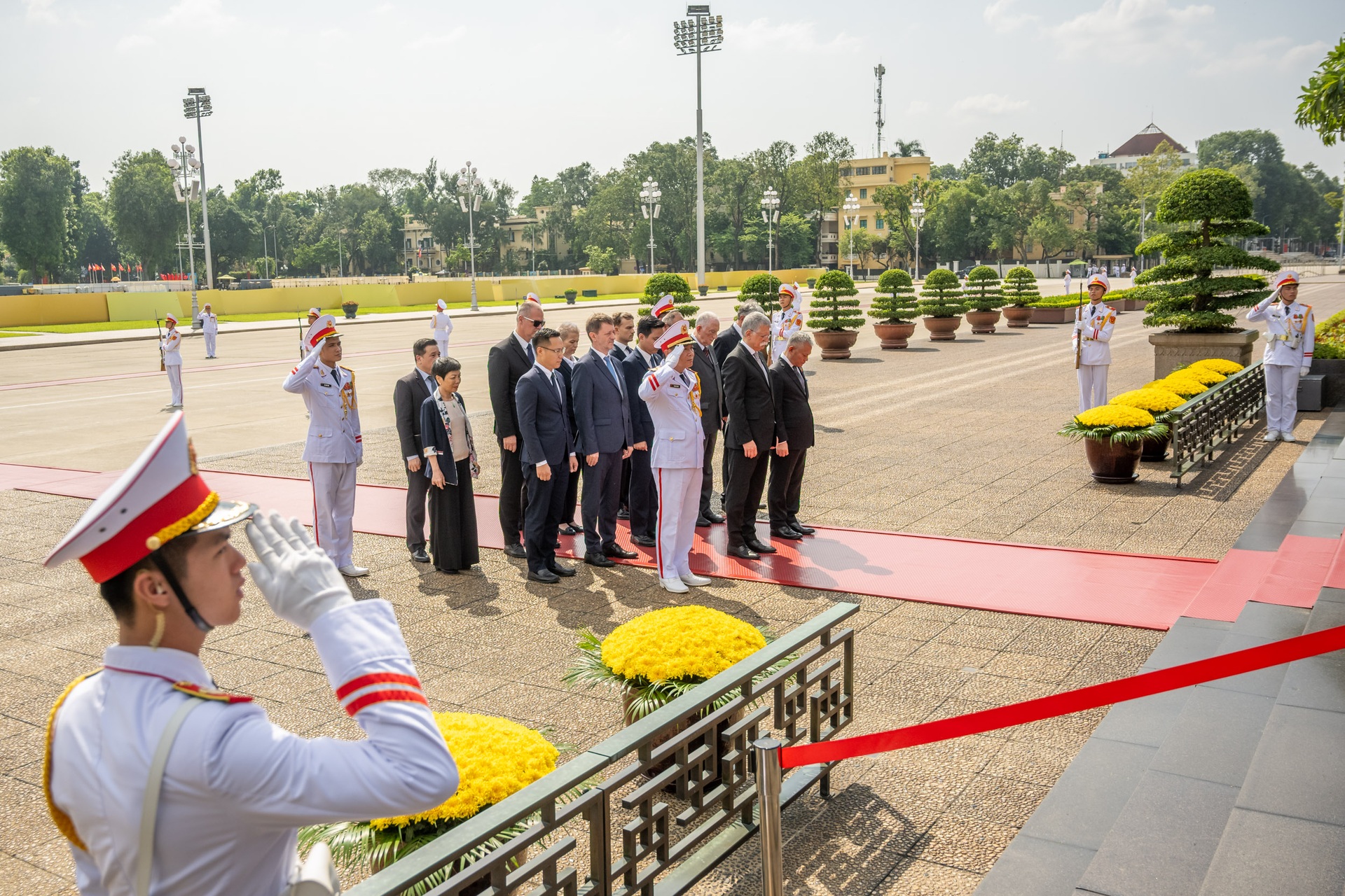 Macaristan Ulusal Meclisi Başkanı Tran Thanh Man, Macaristan Ulusal Meclisi Başkanı'nın karşılama törenine başkanlık etti - 5 Chủ tịch Quốc hội Trần Thanh Mẫn chủ trì lễ đón Chủ tịch Quốc hội Hungary - 5