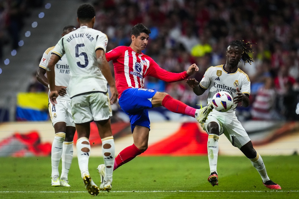 Gục ngã trước Atletico, Real Madrid mất ngôi đầu bảng - 1