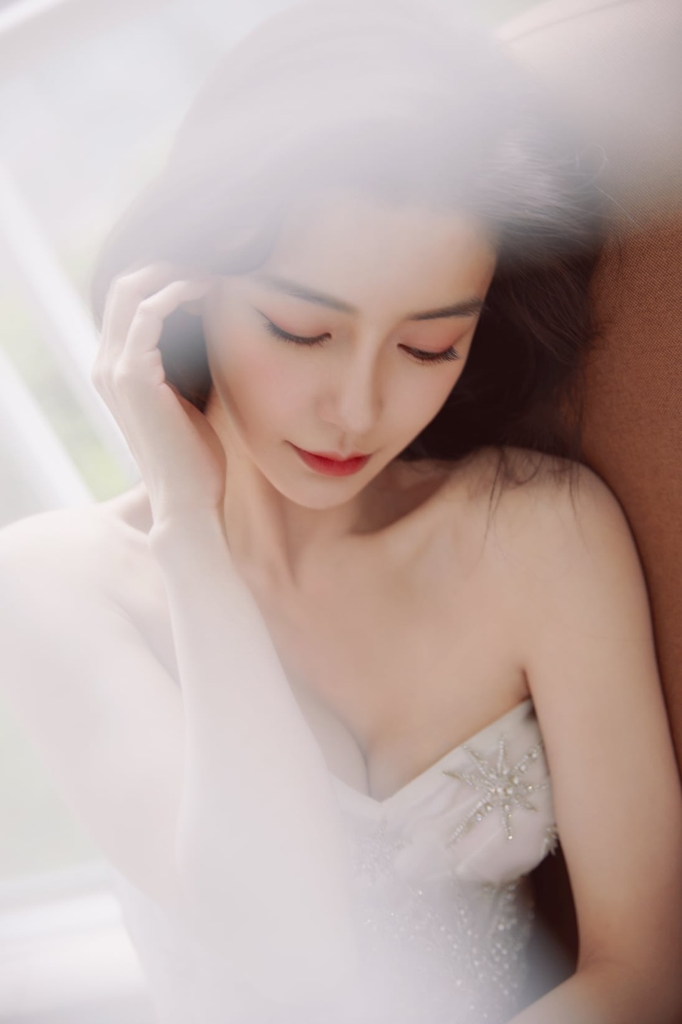 Giữa ồn ào tình tay ba, Angelababy xuất hiện xinh đẹp và quyến rũ - 7 Giữa ồn ào tình tay ba, Angelababy xuất hiện xinh đẹp và quyến rũ - 7