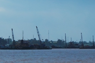 Bí thư, chủ tịch huyện bị truy tố vì "cát tặc"