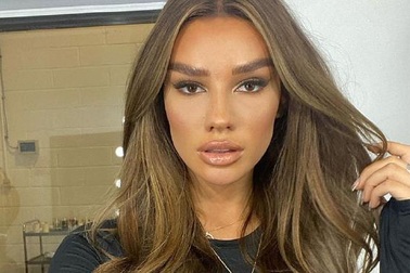 Bạn gái siêu mẫu của Dele Alli diện bikini khoe dáng nóng bỏng