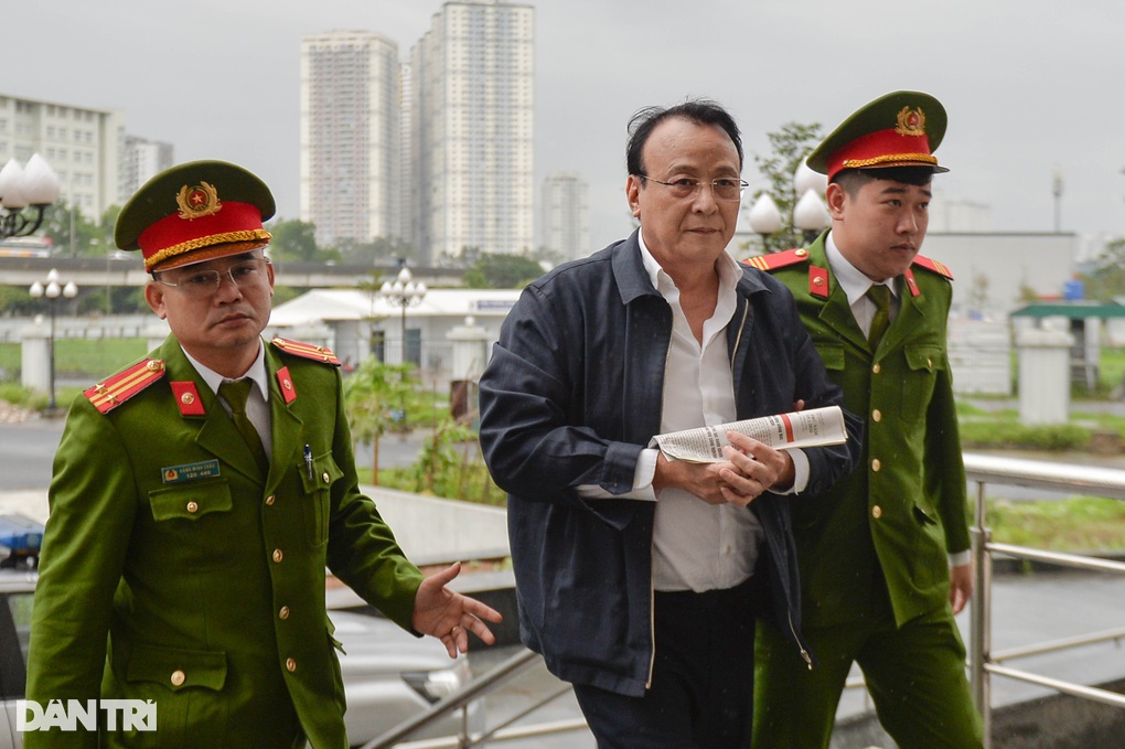 Viện kiểm sát đề nghị vô hiệu phần lãi mua trái phiếu Tân Hoàng Minh - 2 Viện kiểm sát đề nghị vô hiệu phần lãi mua trái phiếu Tân Hoàng Minh - 2