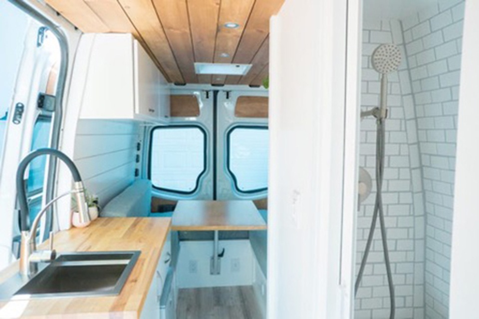 Du lịch theo phong cách “ngôi nhà trên bánh xe” - 4