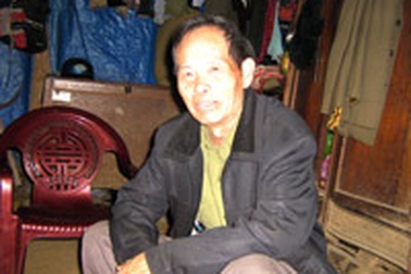 Người lính già vác tù và hàng tổng 