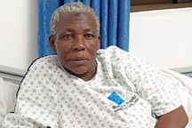 Hi hữu cụ bà 70 tuổi ở Uganda sinh đôi