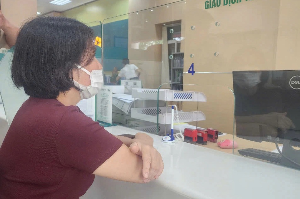 Chủ nhân tờ vé số giải đặc biệt bị rách đã được nhận hơn 1,8 tỷ đồng - 2 Chủ nhân tờ vé số giải đặc biệt bị rách đã được nhận hơn 1,8 tỷ đồng - 2