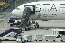 Thủ tướng Singapore cam kết điều tra kỹ sự cố nhiễu động máy bay