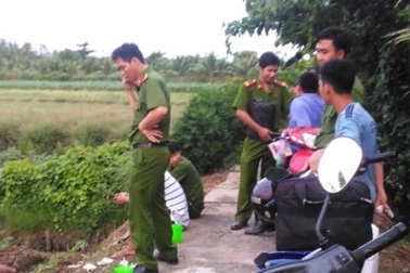 Tìm vợ không thấy, rút dao đâm chết cha vợ