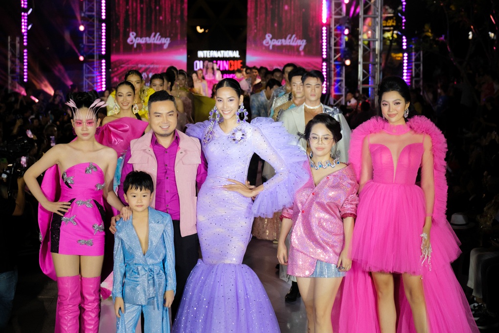 Á hậu Hoàng Thùy tiết lộ lý do đi học ở tuổi ngoài 30 - 3 Á hậu Hoàng Thùy tiết lộ lý do đi học ở tuổi ngoài 30 - 3