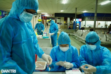 TPHCM đối mặt với 6 nhóm nguy cơ lây nhiễm SARS-CoV-2