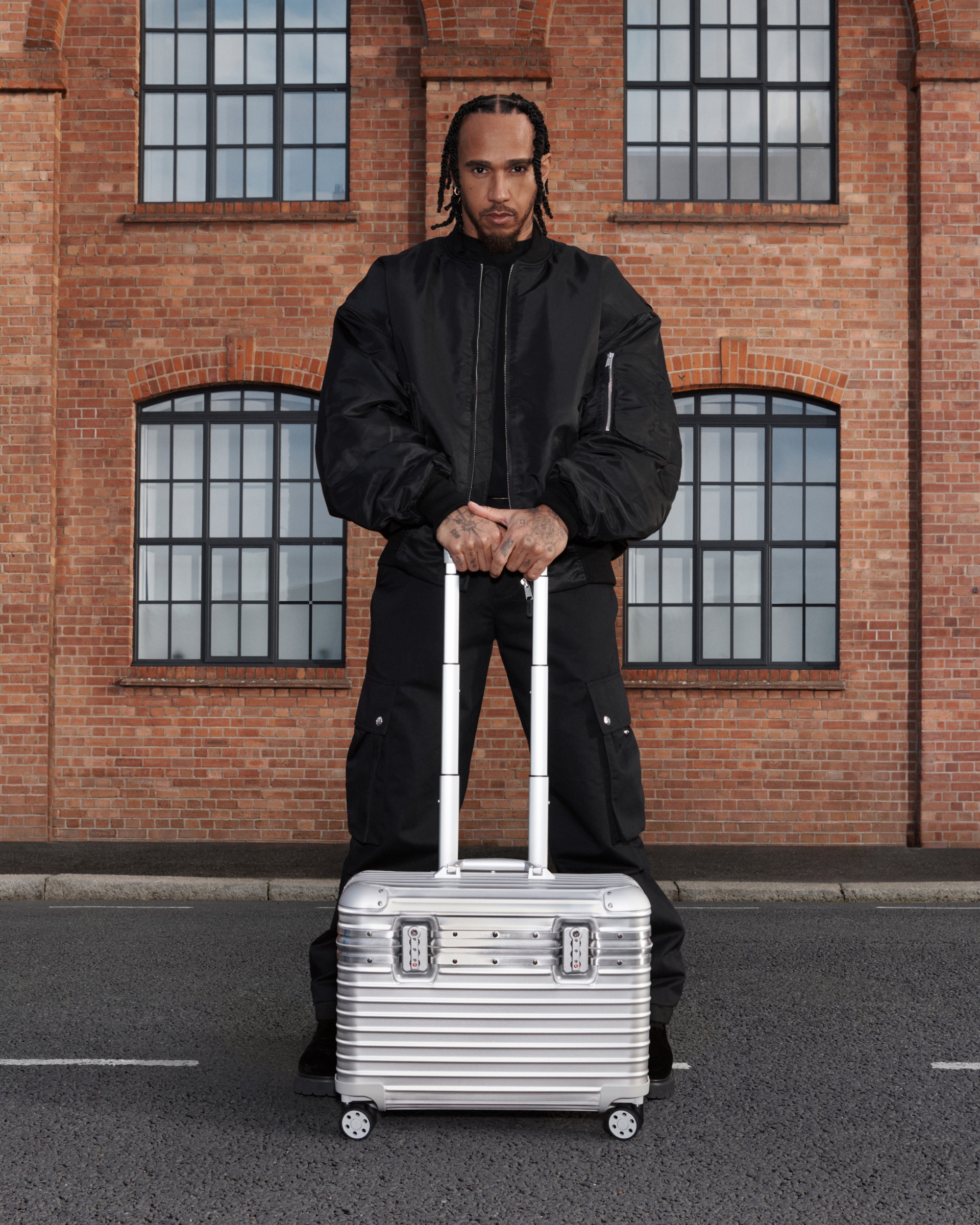 لويس هاميلتون: أيقونة الموضة التي بلغت قيمتها مليار دولار خارج حلبة السباق - 2 Lewis Hamilton: Biểu tượng thời trang tỷ đô vượt khỏi giới hạn đường đua - 2