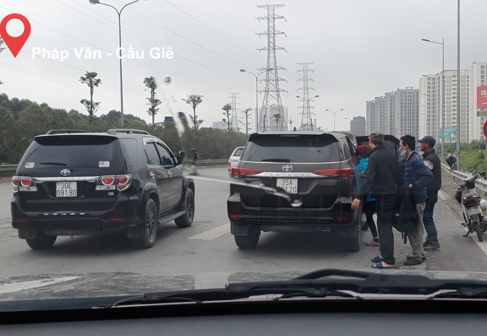 Nhộn nhịp cò dẫn mối người từ Hà Nội về quê giữa mùa dịch Covid-19 - 3 Nhộn nhịp cò dẫn mối người từ Hà Nội về quê giữa mùa dịch Covid-19 - 3