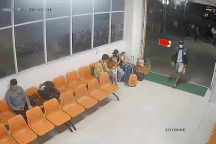 Vụ người đàn ông tử vong với nhiều vết đâm: Chiếc dép của nghi phạm?