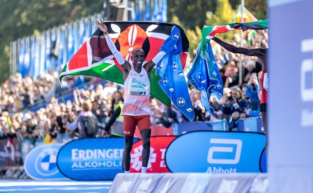 Kiopchoge lập kỷ lục 5 lần vô địch Berlin Marathon - 2 Kiopchoge lập kỷ lục 5 lần vô địch Berlin Marathon - 2