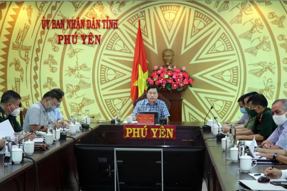 Mưa lớn, ngư dân méo mặt vì tôm hùm to như bắp tay chết hàng loạt - 2 Mưa lớn, ngư dân méo mặt vì tôm hùm to như bắp tay chết hàng loạt - 2