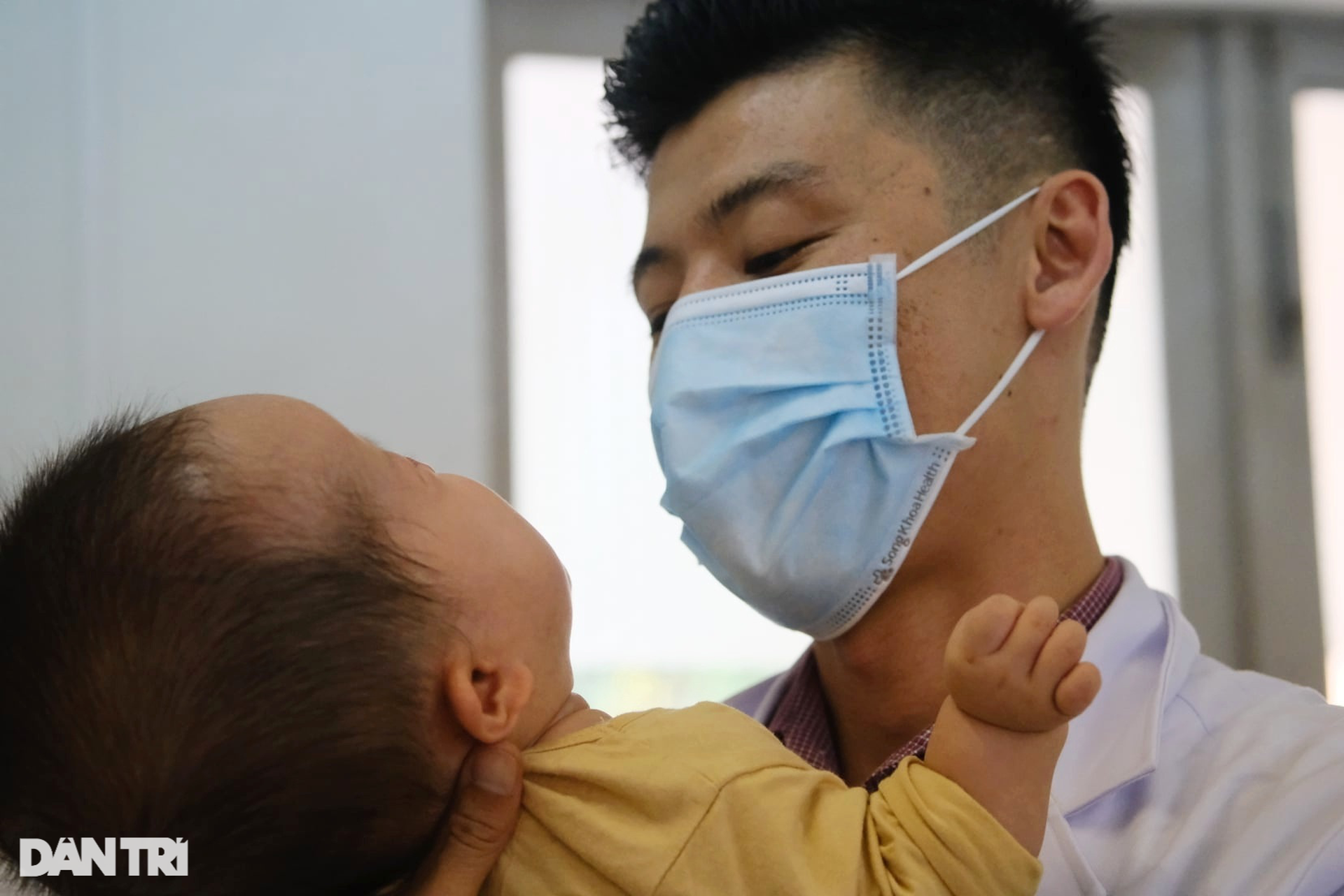 Những tin nhắn cầu cứu lúc nửa đêm và trăn trở của bác sĩ bé đầu bự - 10 Những tin nhắn cầu cứu lúc nửa đêm và trăn trở của bác sĩ bé đầu bự - 10