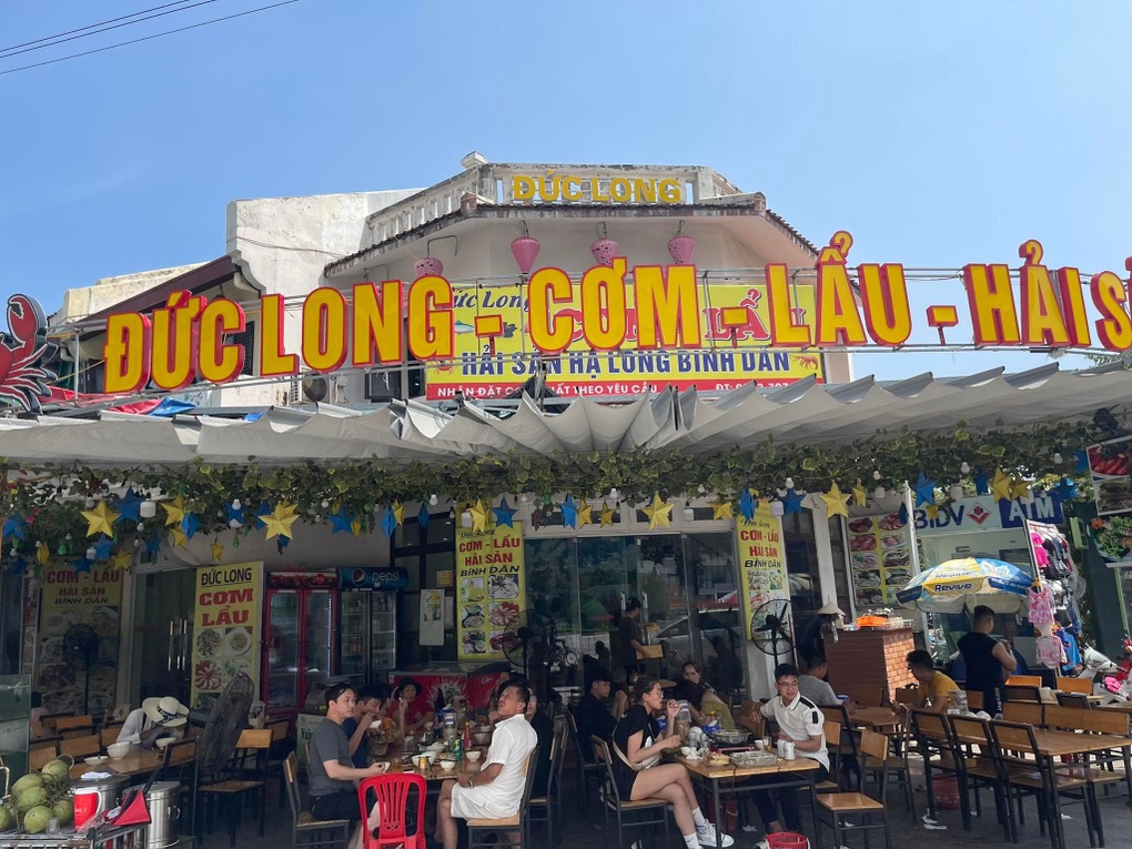 52.000 lượt khách đến Quảng Ninh trong ngày đầu nghỉ lễ 2/9 - 2 52.000 lượt khách đến Quảng Ninh trong ngày đầu nghỉ lễ 2/9 - 2