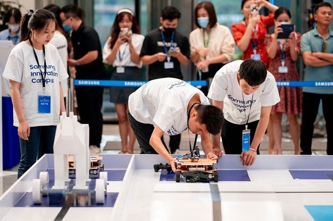 Sinh viên dự thi Robocon. Ảnh minh họa