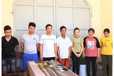 Phá đường dây đánh bạc 5 tỷ đồng, thu nhiều "hàng nóng"