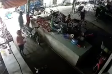 Án mạng kinh hoàng tại chợ, 2 người thương vong