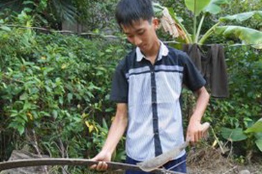 Đỗ 2 trường, cậu học trò nghèo lo phải dừng bước đại học