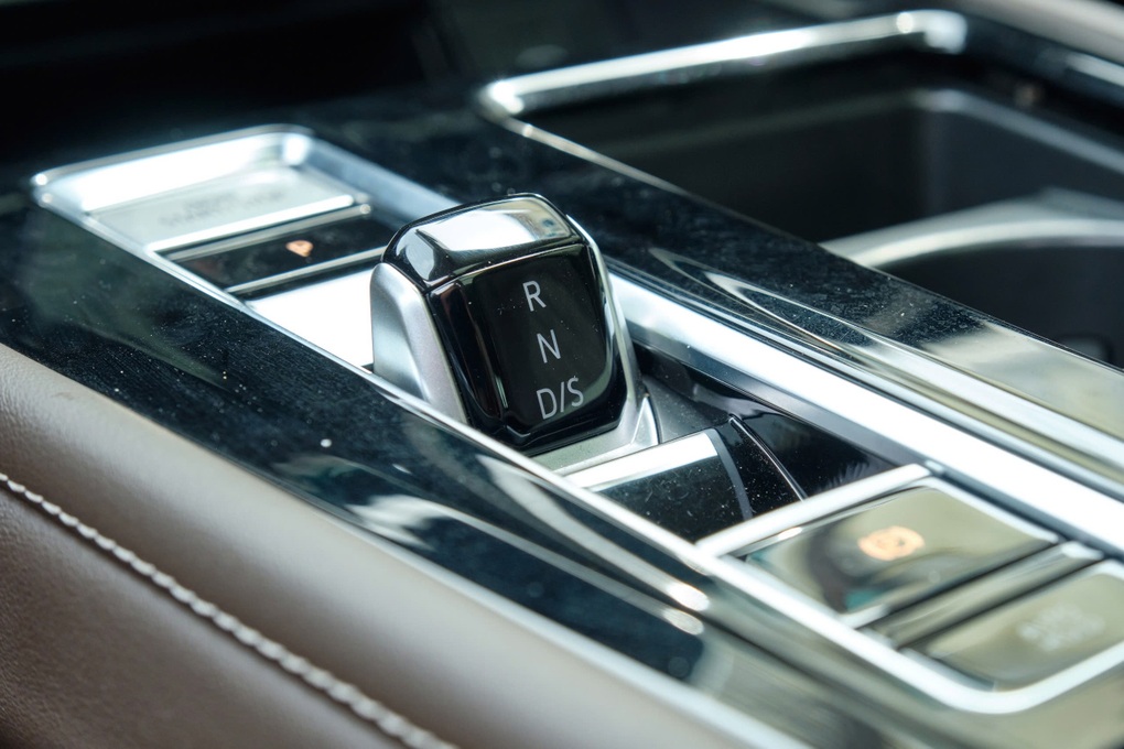 Trải nghiệm Volkswagen Viloran: Khi mọi thiết kế đều hướng tới sự hưởng thụ - 10 Trải nghiệm Volkswagen Viloran: Khi mọi thiết kế đều hướng tới sự hưởng thụ - 10