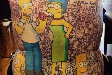 Chiêm ngưỡng tấm lưng xăm kín hơn 200 nhân vật hoạt hình