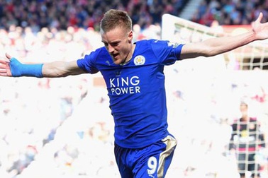 Jamie Vardy tới kiểm tra y tế ở Arsenal