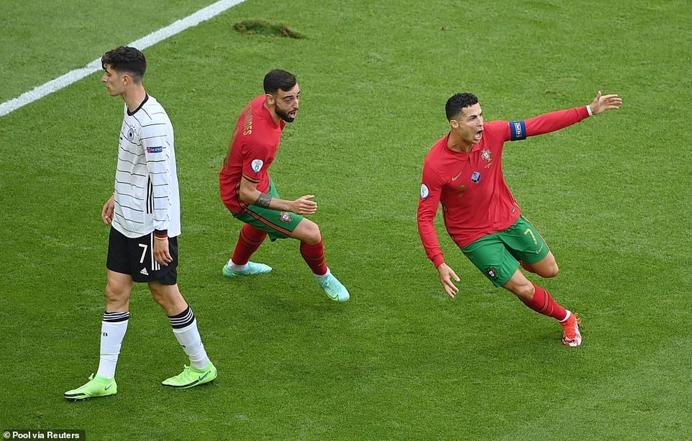 Tăng tốc như mãnh thú, C.Ronaldo cân bằng kỷ lục vĩ đại - 3 Tăng tốc như mãnh thú, C.Ronaldo cân bằng kỷ lục vĩ đại - 3