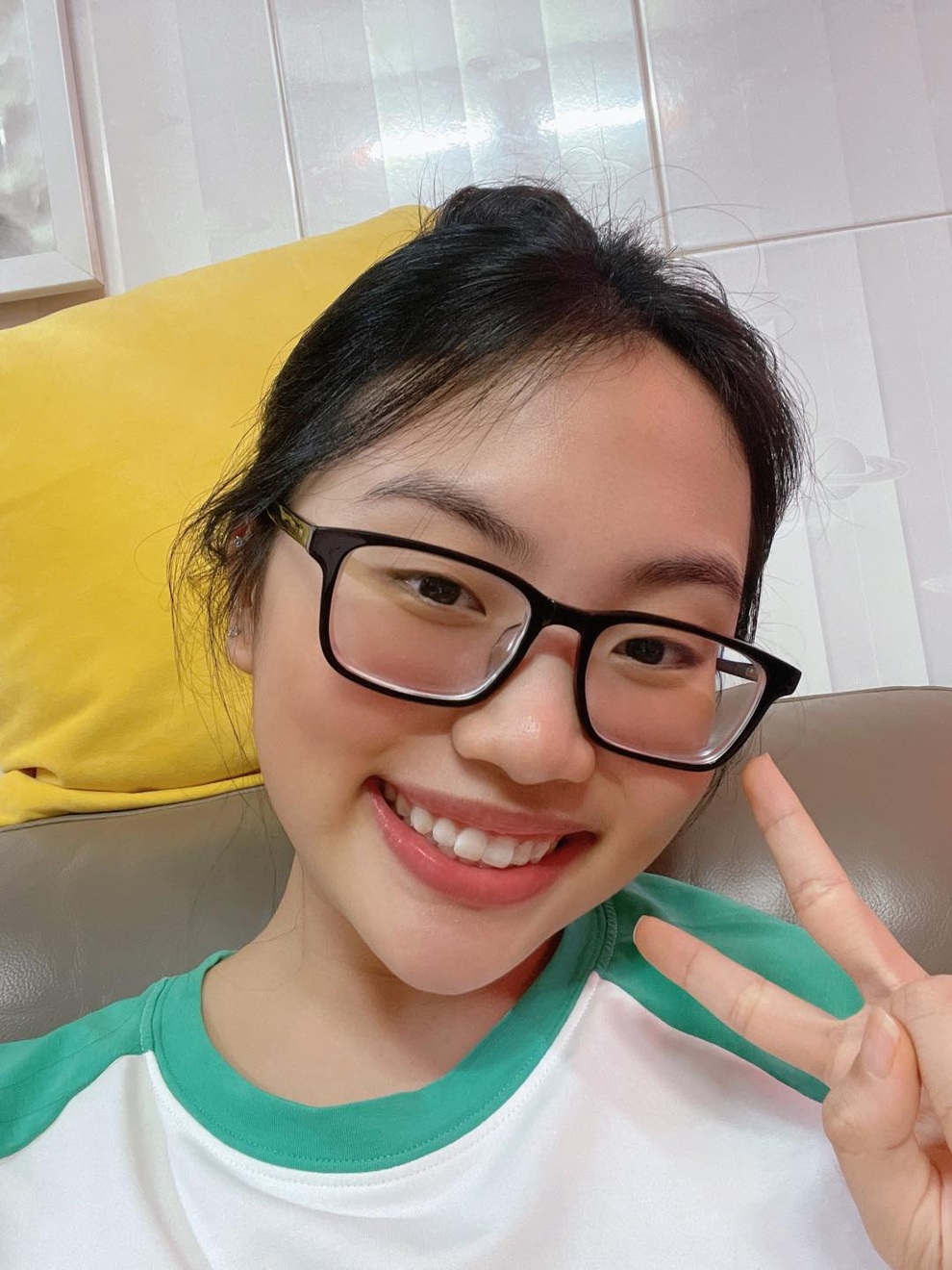 Phương Mỹ Chi và gia đình 5 người chiến thắng Covid-19 - 2 Phương Mỹ Chi và gia đình 5 người chiến thắng Covid-19 - 2